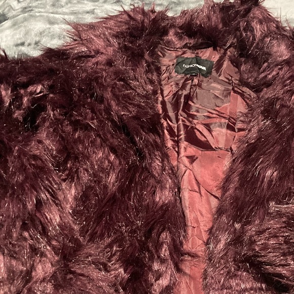 Fashion nova fur coat - Picture 7 of 9